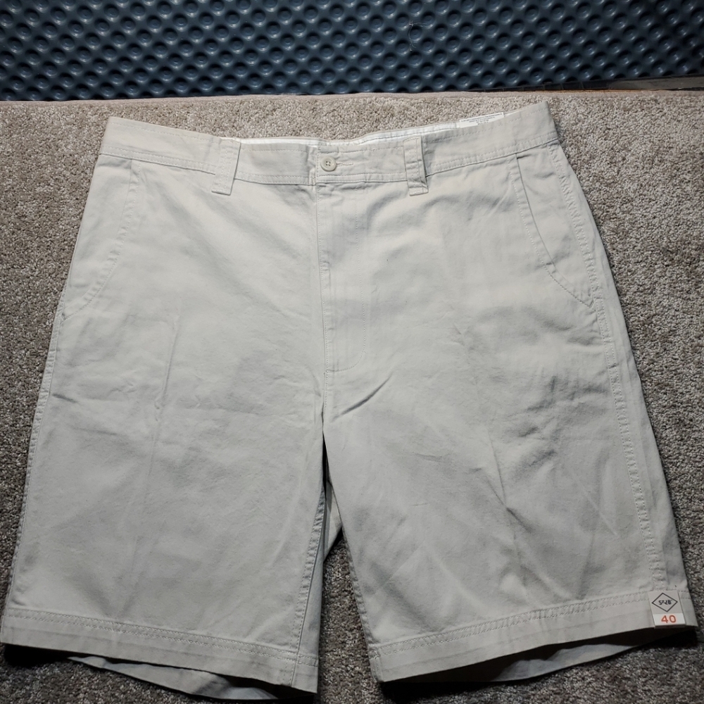 Men's Classic Khaki Shorts St Johns Bay 30× 10 inch inseam